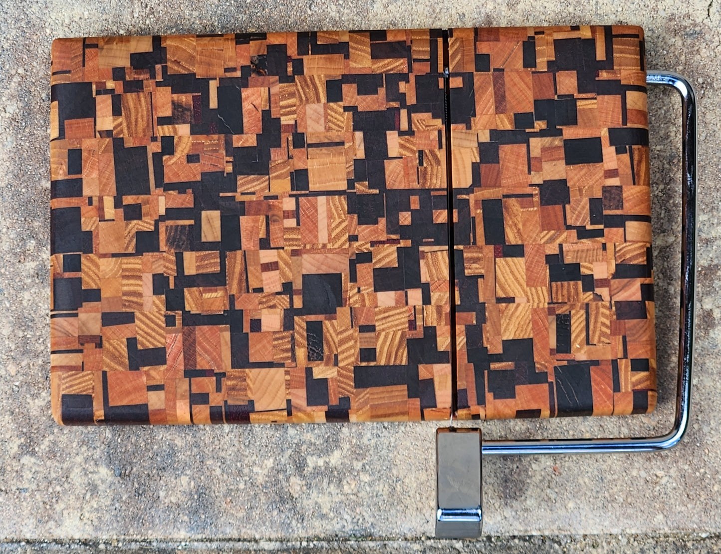 Chaotic End Grain Cheeseboard Slicer