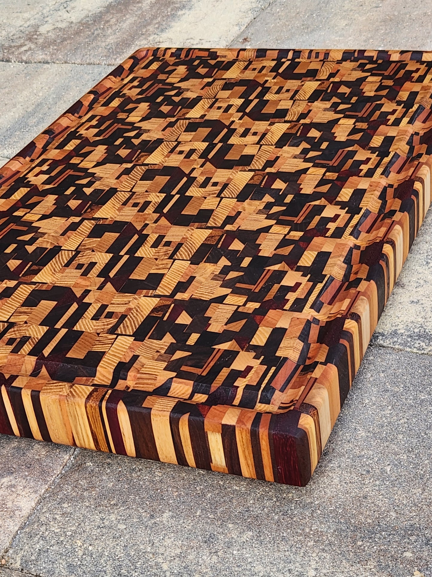 Chaotic Pattern Cutting Board - Large w/Juice Groove